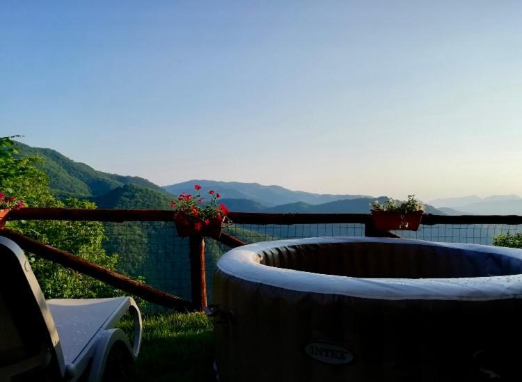 Home Holidays Crasciana, Con Terrazza Vista Sulle Alpi Apuane. Exteriér fotografie